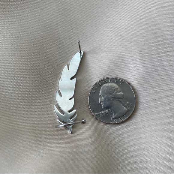 Feather Ear Cuff Metal Boho Chic Single - Picture 5 of 8